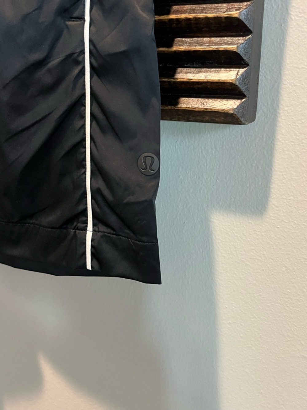 Lululemon Black Stretch Satin Nylon Super-High-RiseShort 5" Size Small - Picture 3 of 11